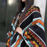 Designade handvävda ponchos